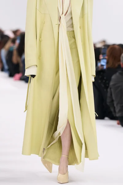 Look 24